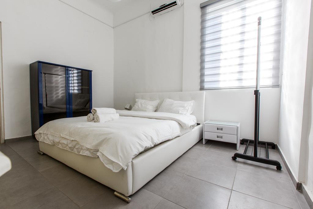 Designed Beach Apartments Тель-Авив Номер фото