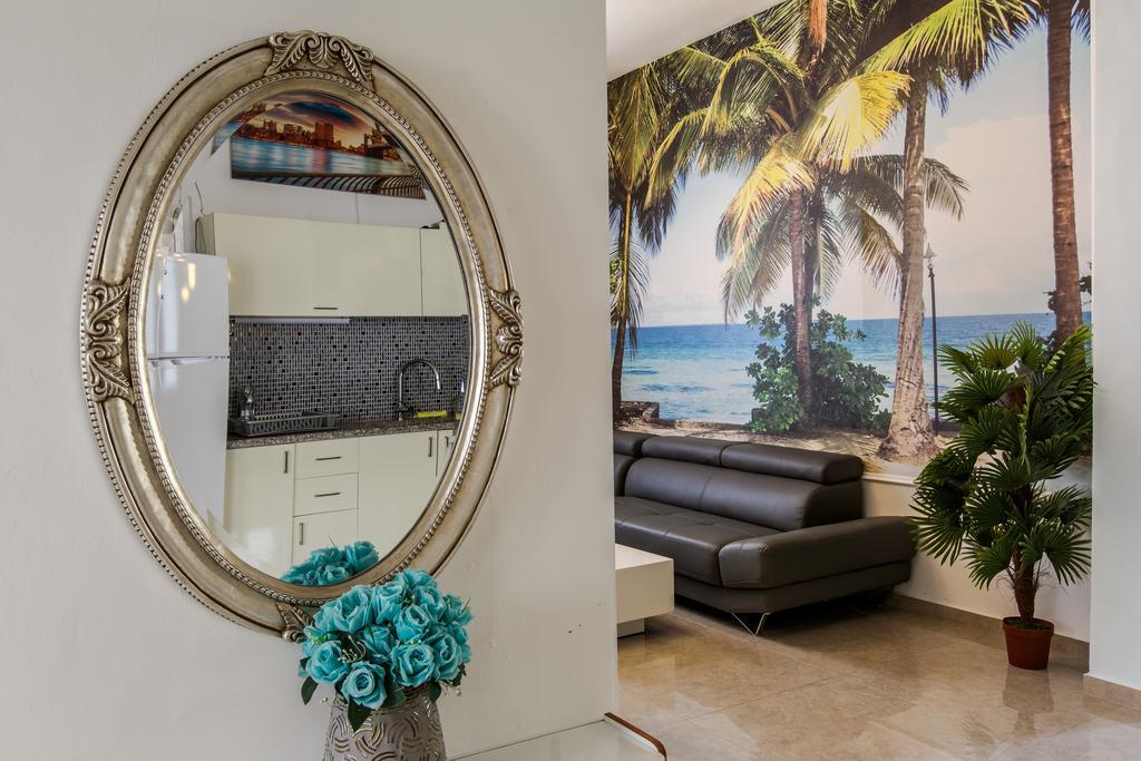 Designed Beach Apartments Тель-Авив Номер фото
