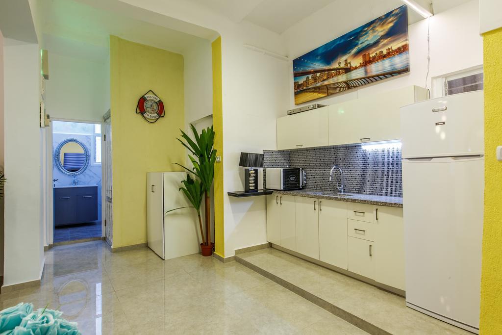 Designed Beach Apartments Тель-Авив Номер фото