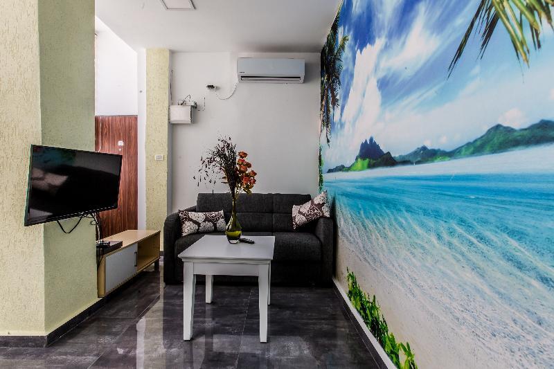 Designed Beach Apartments Тель-Авив Экстерьер фото